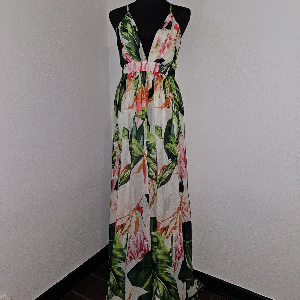 White & Green Sleeveless Maxi Chiffon Dress by Luxxel